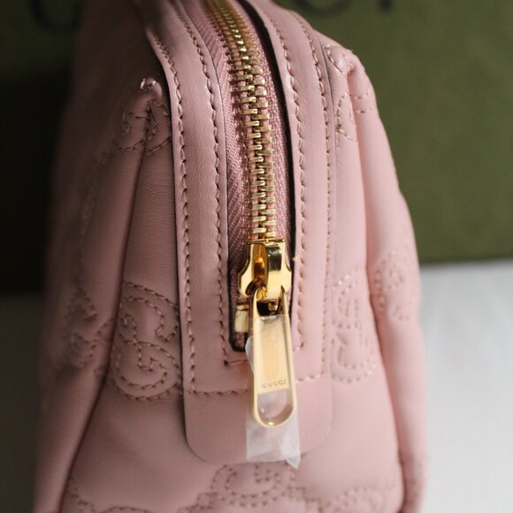 NWT Gucci Matelasse Beauty Cosmetic Case Toiletry Bag GG Embossed Zip Top 726047 - Picture 6 of 10